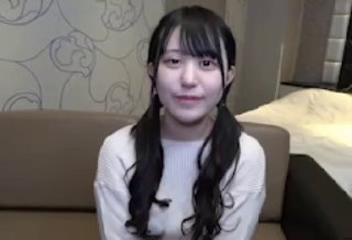 仁科百华作品高颜值甜美长腿妹，搞得舒服再到沙发侧入插嘴 边走边滴